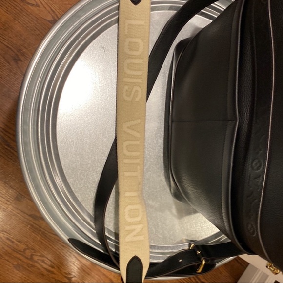 Louis Vuitton Cruiser PM - Picture 6 of 16